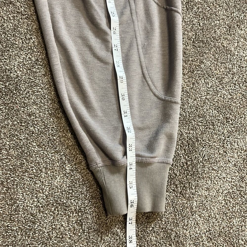 Athleta BAY BEACH CAPRI size Med - Picture 10 of 10